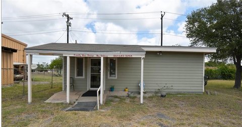 Retail Property in Gregory, Texas