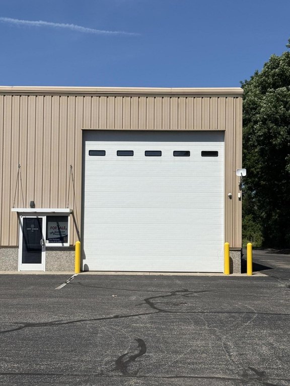 120 Aniline Ave N, Holland, MI 49424