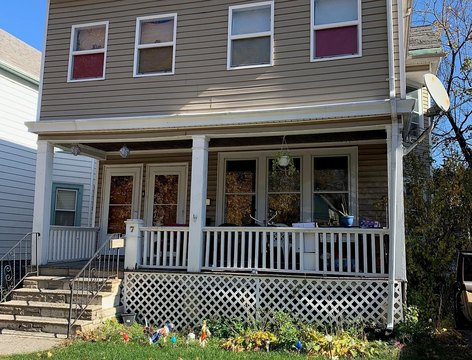 Two-Unit Duplex with Bonus Space