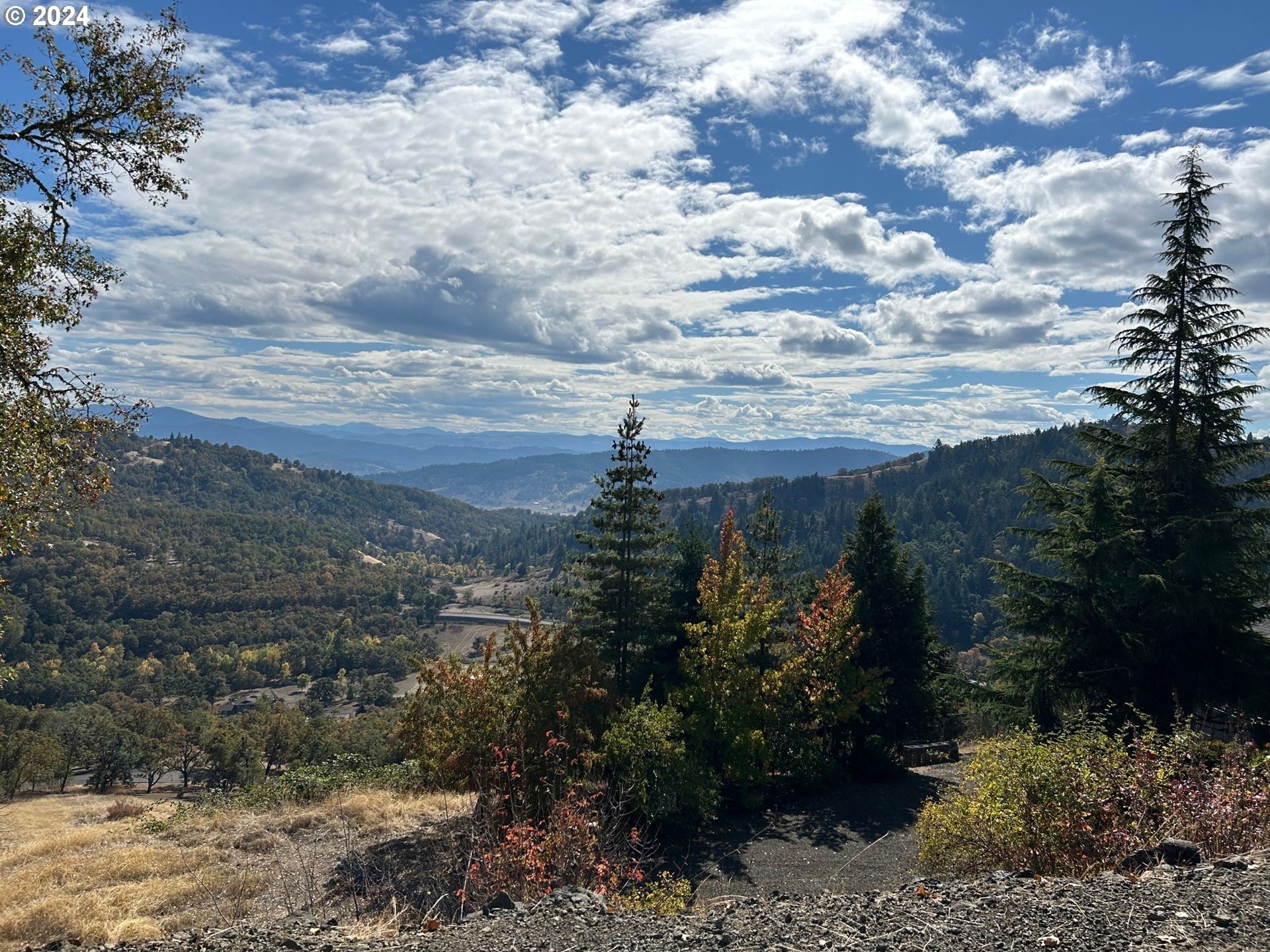 Roseburg Land with Mountain Views