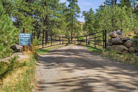Bellvue Land with Mountain Views