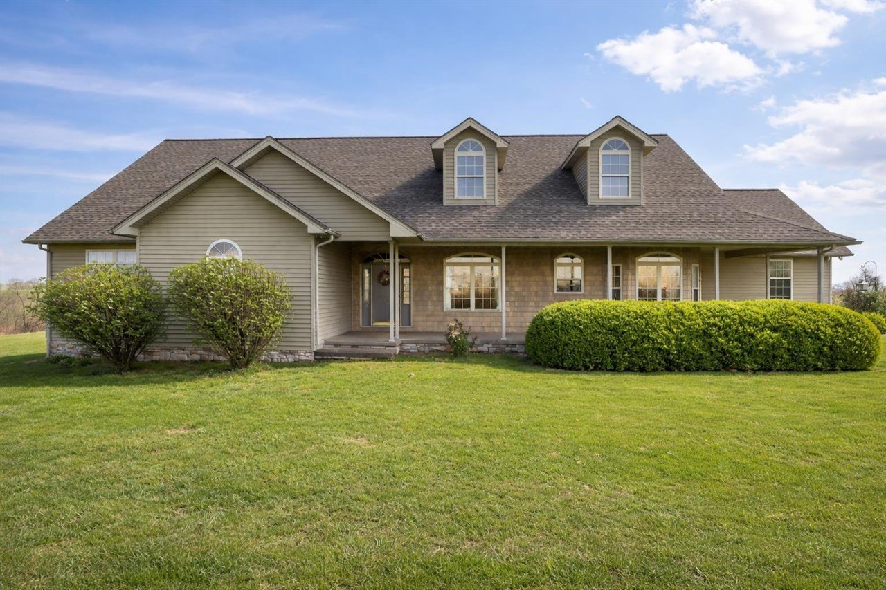 Kentucky Farm with Home and Barn