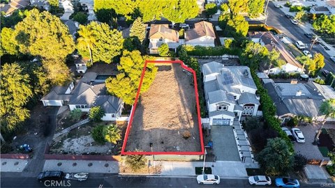 Oversized Land in Valley Glen