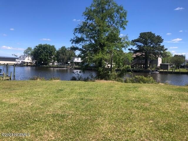 Waterfront Lot in Beaufort Pointe