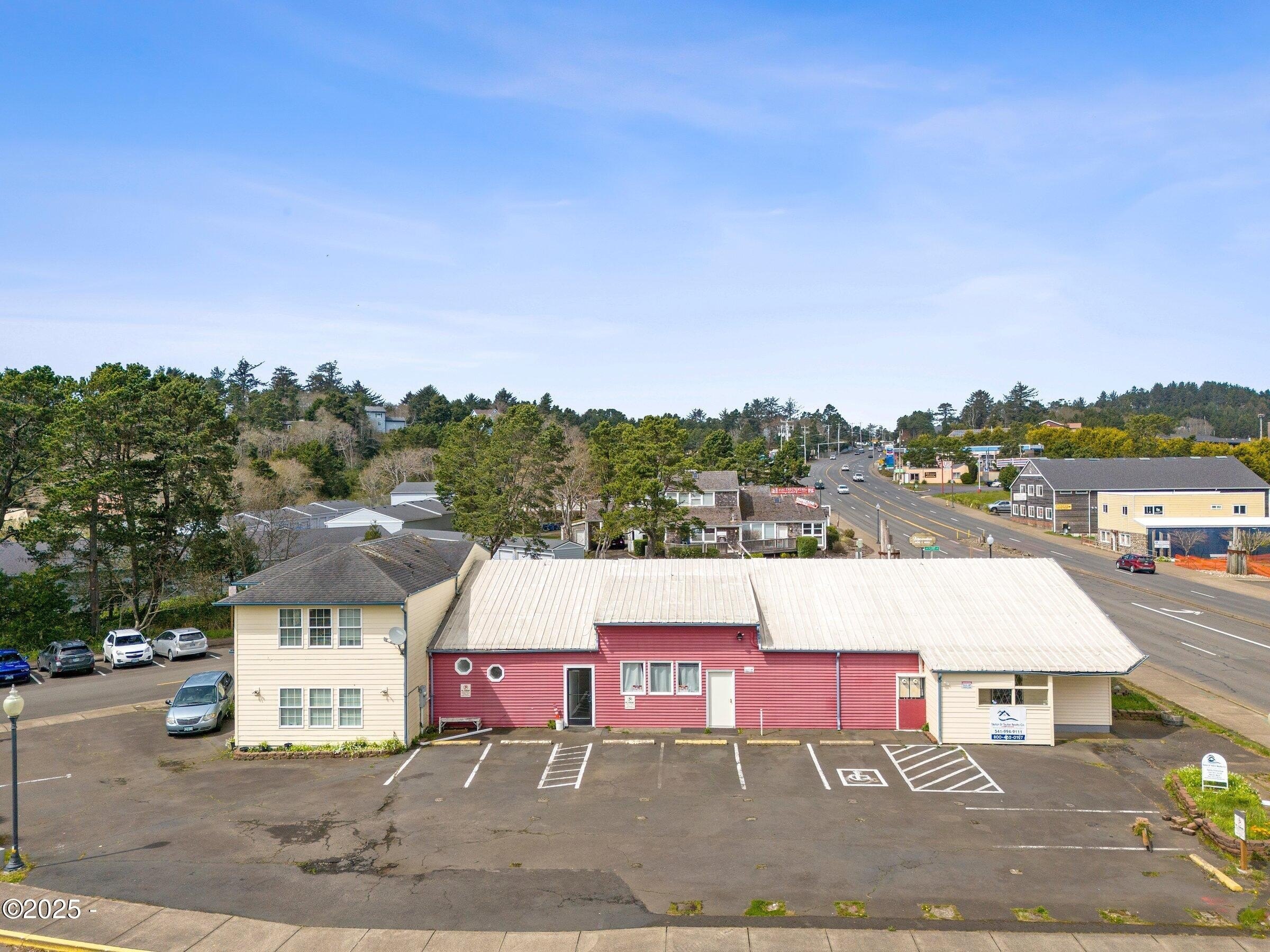 Commercial Building in Taft District