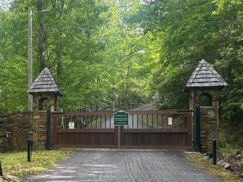 Hiawassee Vacant Lot in Estates