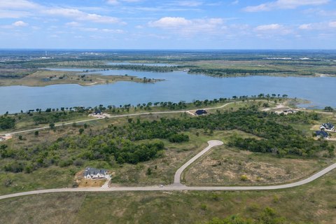 Waterfront Homesite on Cul-de-Sac