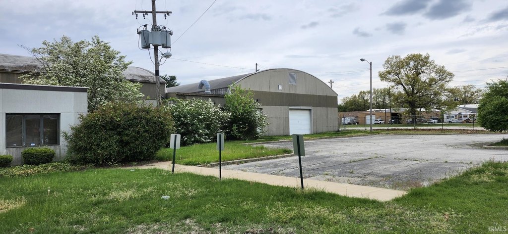 1627 W Lusher Ave, Elkhart, IN 46517