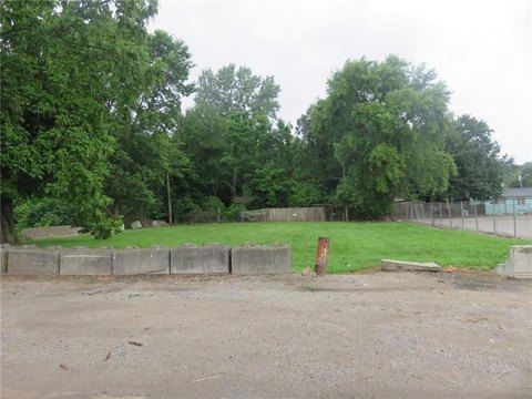 LAND - Kansas City, MO