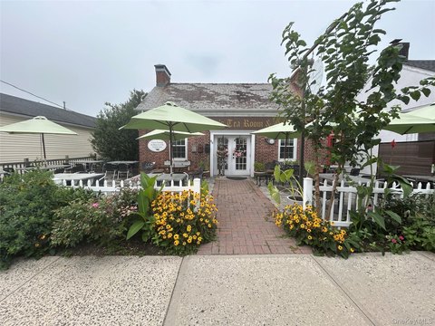 Charming Retail Building in Carmel