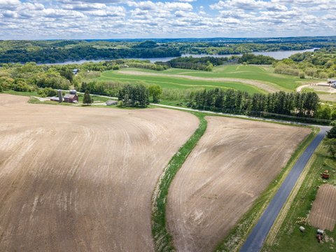Agricultural Land Parcel Near Lake