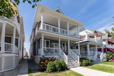 Residential Income Property with Rooftop Deck