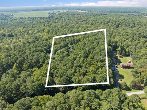 Secluded 5.2-Acre Lot in Smithfield