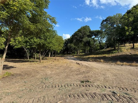 Red Oak Land with Creek