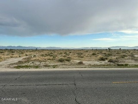 Residential Land in Lancaster, CA