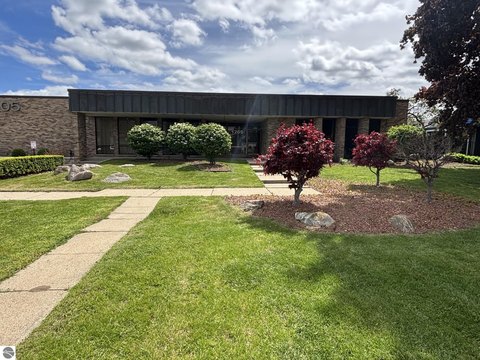 Multi-Tenant Executive Office Building