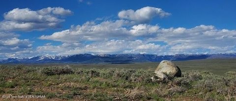 Scenic Land Parcel in Daniel, WY