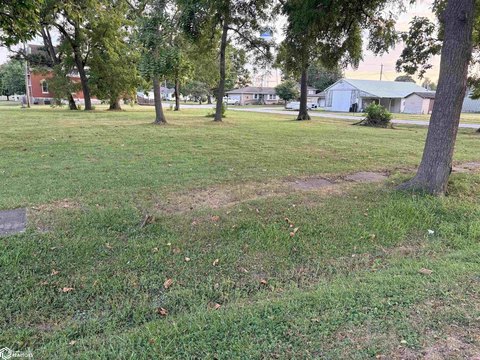Land, Moulton, IA