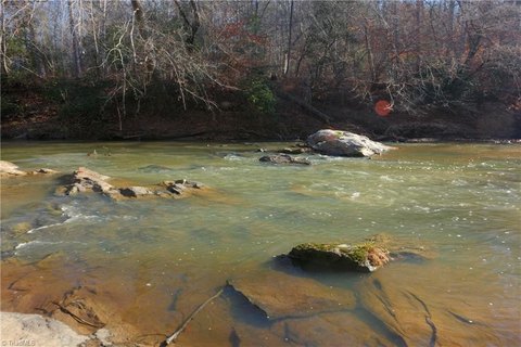LAND - Pinnacle, NC