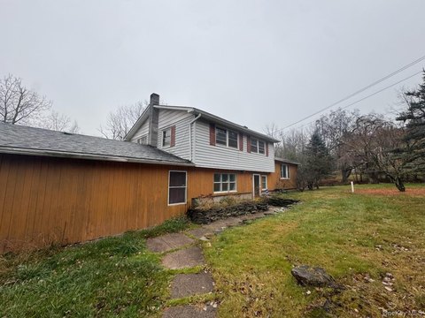 Multifamily Home in Liberty, NY