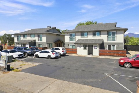 8-Unit Apartment Buildings