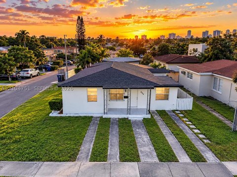Renovated 2-Unit Duplex