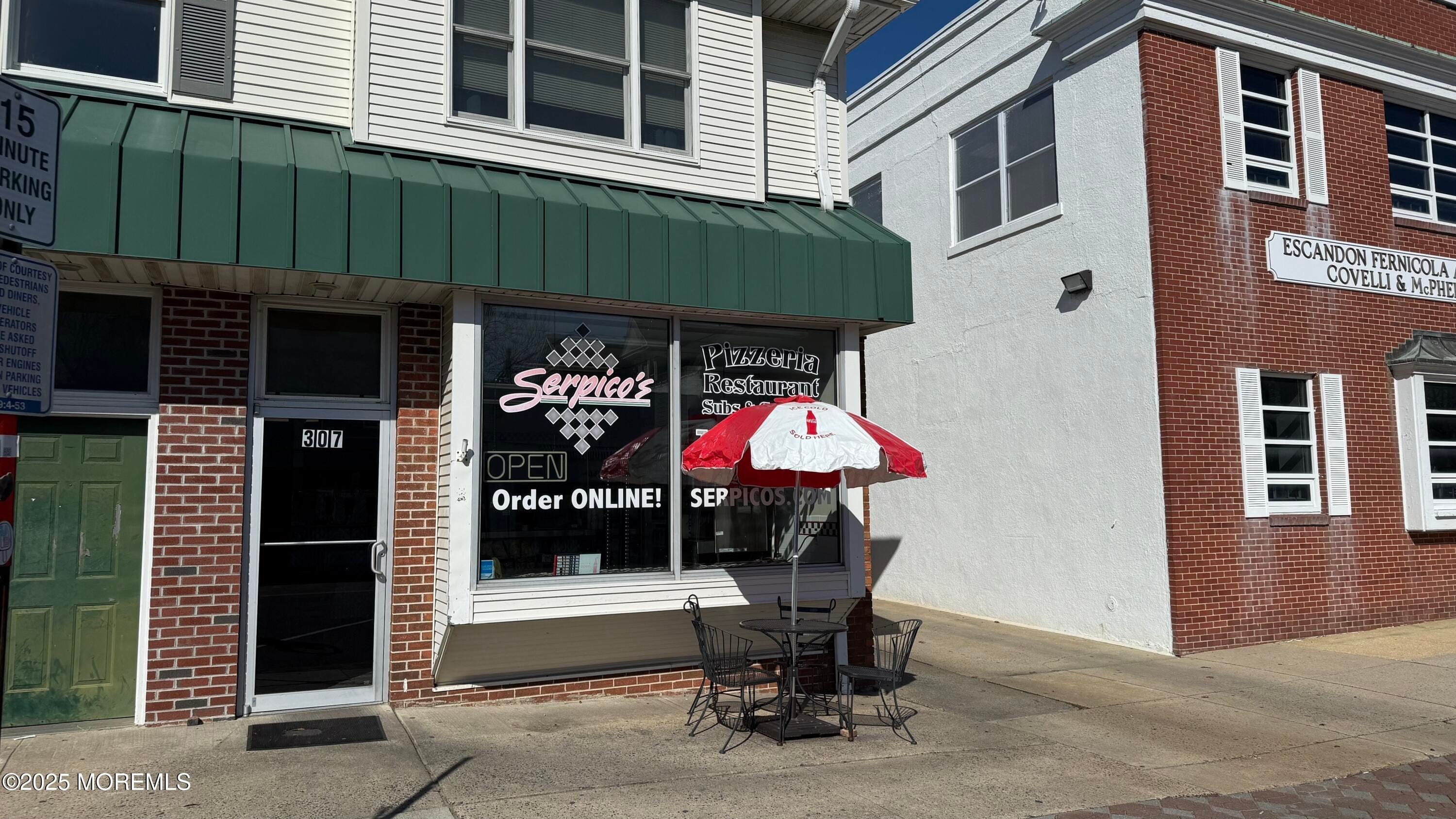 Established Pizzeria Business Opportunity