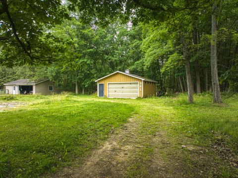 Vacant Lot Near Six Lakes