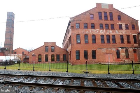 Office Space in Match Factory