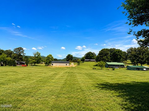Level Lot in Sevierville, TN