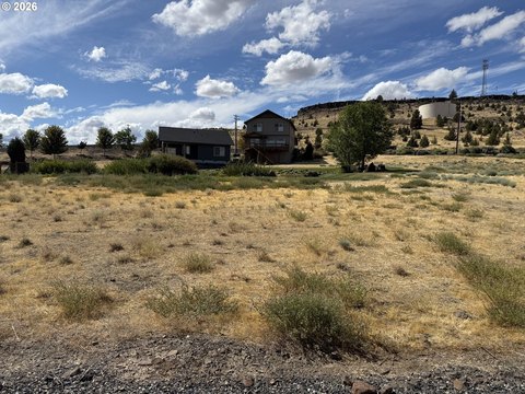 Land, Maupin, OR