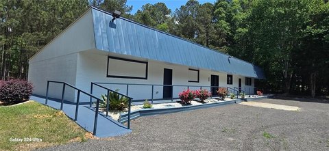 COMMERCIAL - Oxford, GA