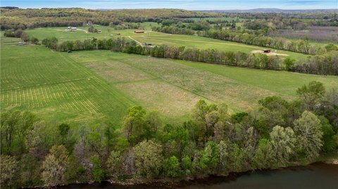 Fayetteville 15-Acre Rural Estate