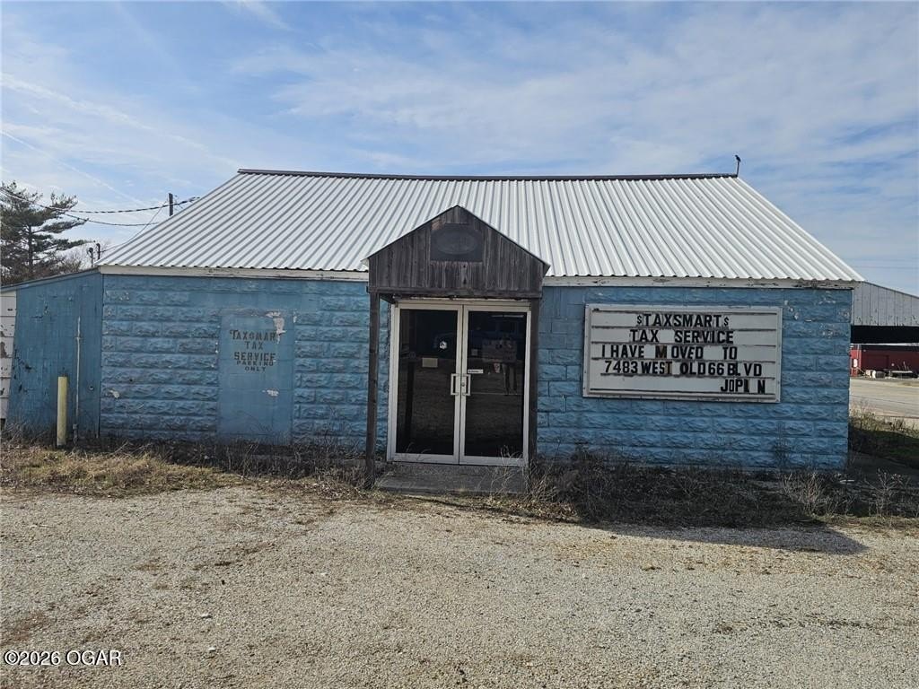 Galena Commercial Building with Potential