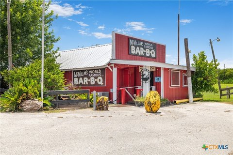 Established Restaurant on Highway 59