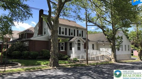 Renovated Office Suites Near Hospital