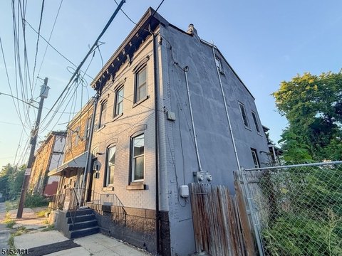 Renovated Duplex with Separate Utilities