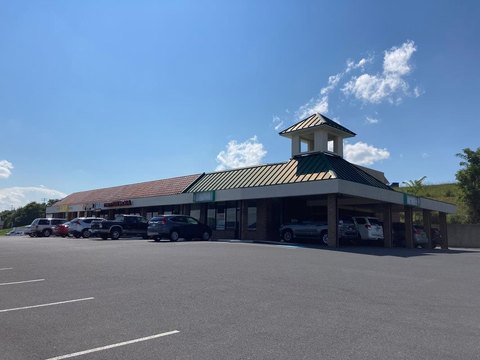 In-Line Retail Space for Lease