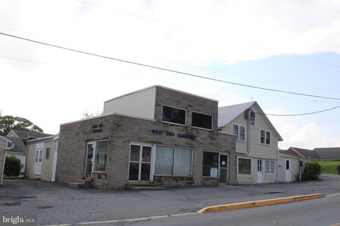 Mixed-Use Commercial Property in New Holland