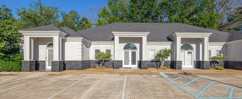 Ridgeland Office Suite For Rent