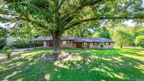 Commercial / Industrial, Ranch, Greenbrier, AR