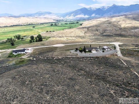 Residential Acreage with Mountain Views