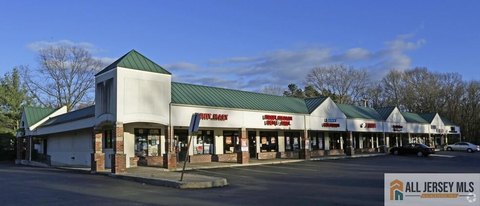 Retail Space in Spotswood Center