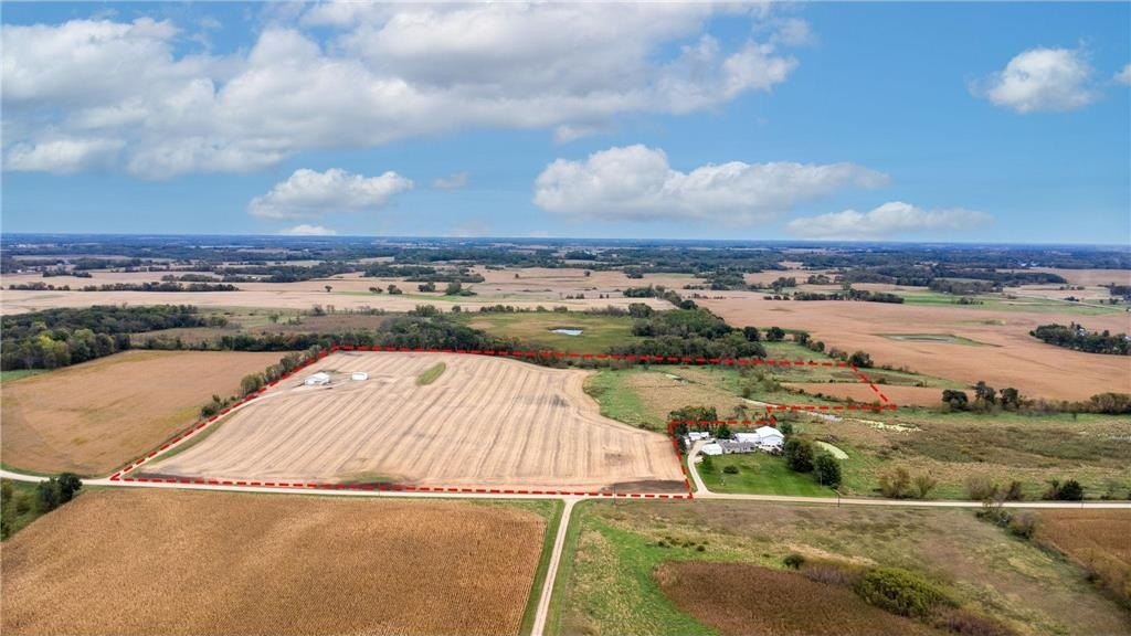 Productive Farmland with Modern Amenities