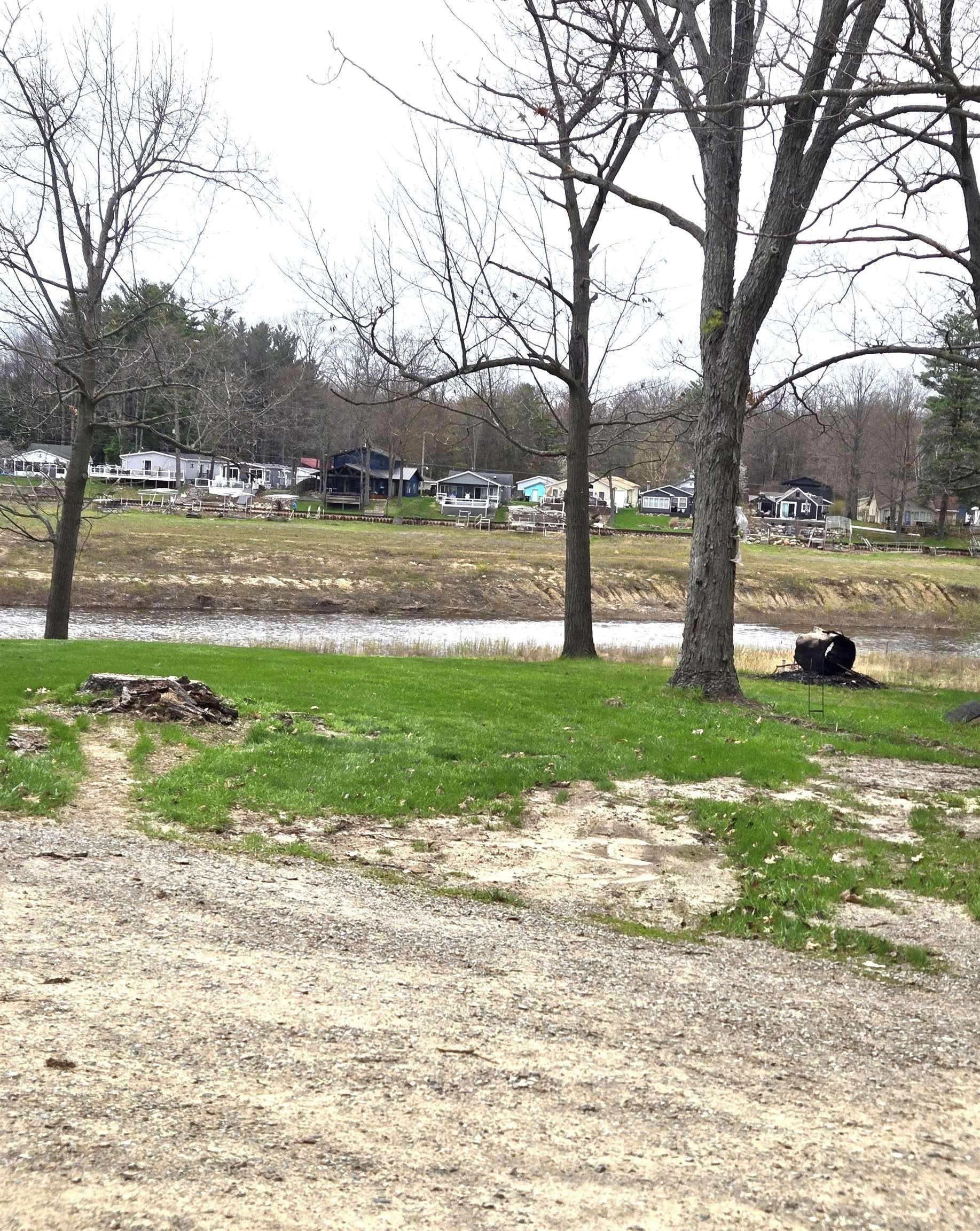 Waterfront Lot on Wixom Lake