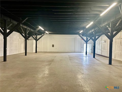 Seguin Warehouse Space Available