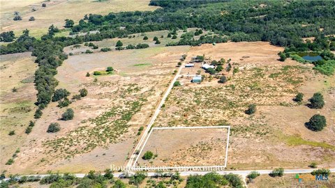 Unrestricted Land in Dale, TX