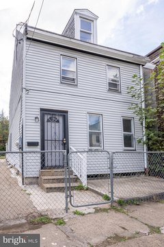 Philadelphia Duplex: Investment Opportunity