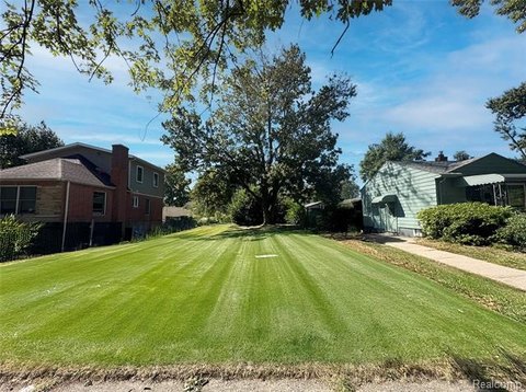 Vacant Lot in Hazel Park