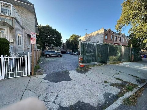 Land, Brooklyn, NY